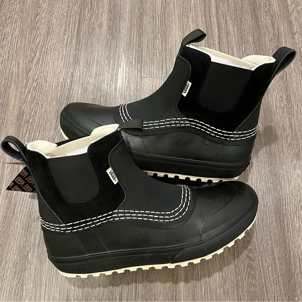 NEW Vans Standard Mid Chelsea Waterproof Snow MTE Boots - Black 11.0